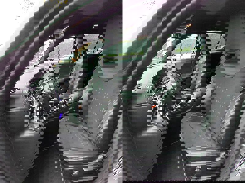 Image Mercedes-Benz CLASSE A A 250 e  Berline Compacte AMG Line 